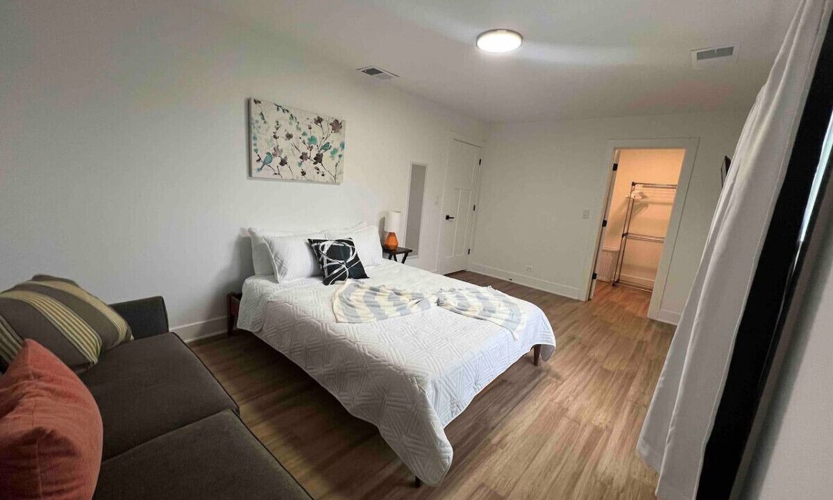 Photo of Bedroom in Elmhurst