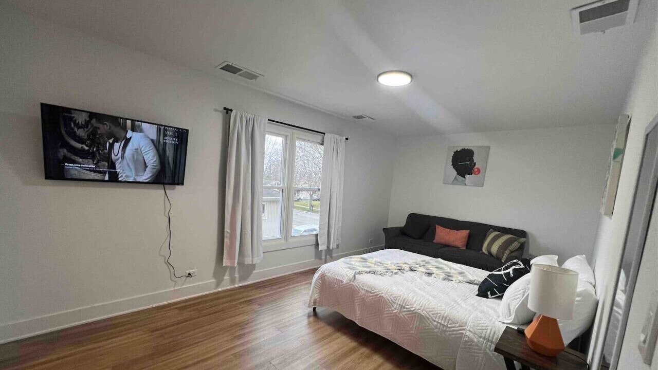 Photo of Bedroom in Elmhurst