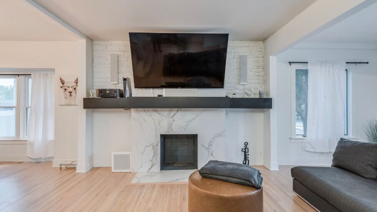 Photo of Livingroom in Elmhurst