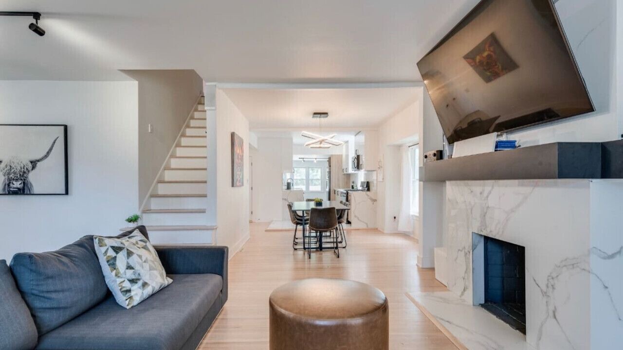 Photo of Livingroom in Elmhurst