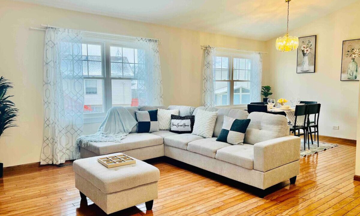 Photo of Livingroom in Streamwood
