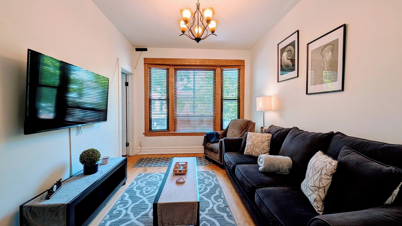 Photo of Livingroom in Roscoe Village