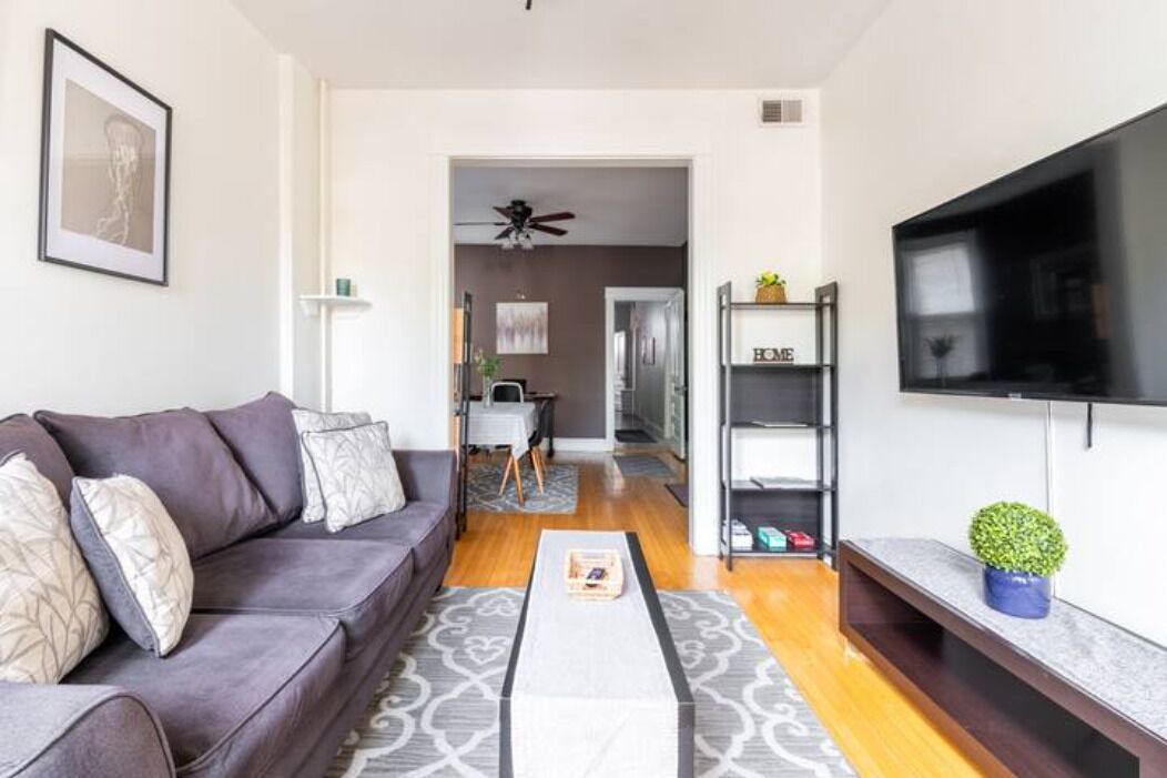Photo of Livingroom in Roscoe Village