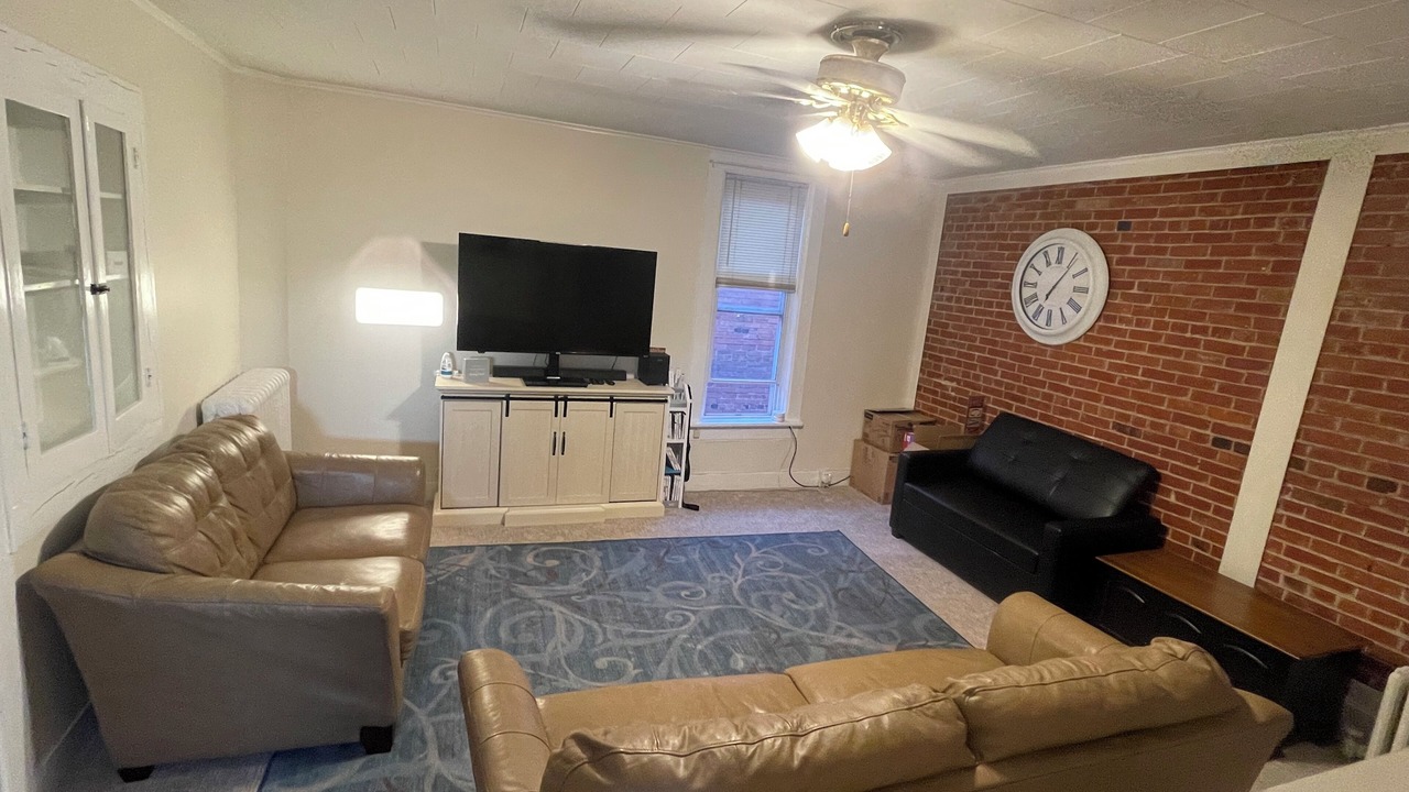 Photo of Livingroom in Nauvoo