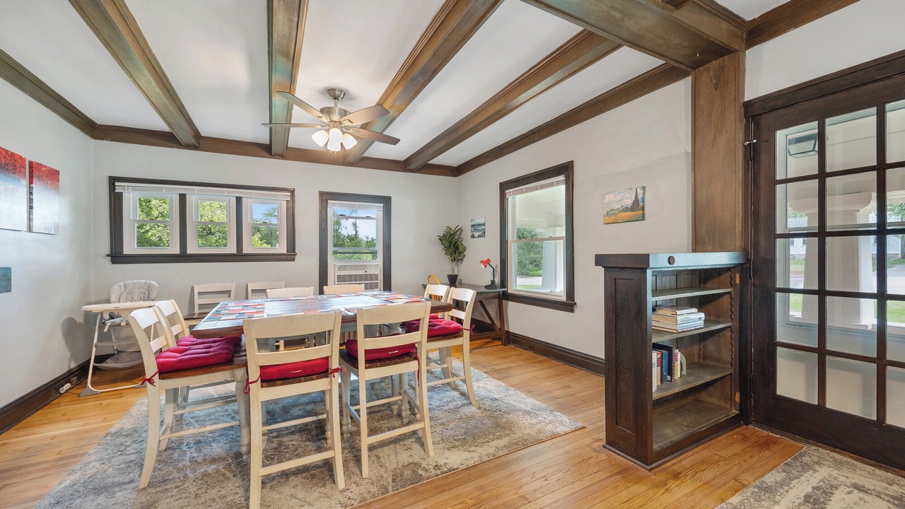 Photo of Livingroom in Glen Ellyn