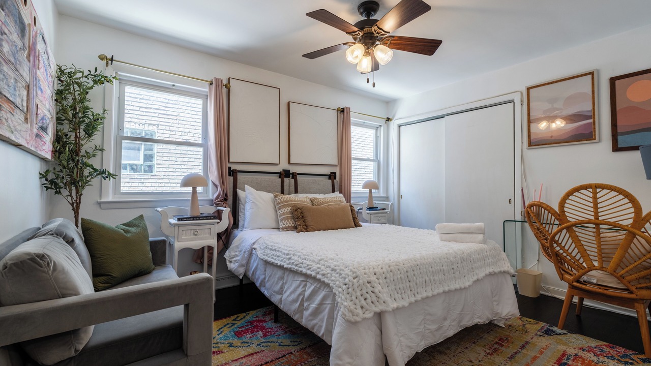 Photo of Bedroom in Evanston