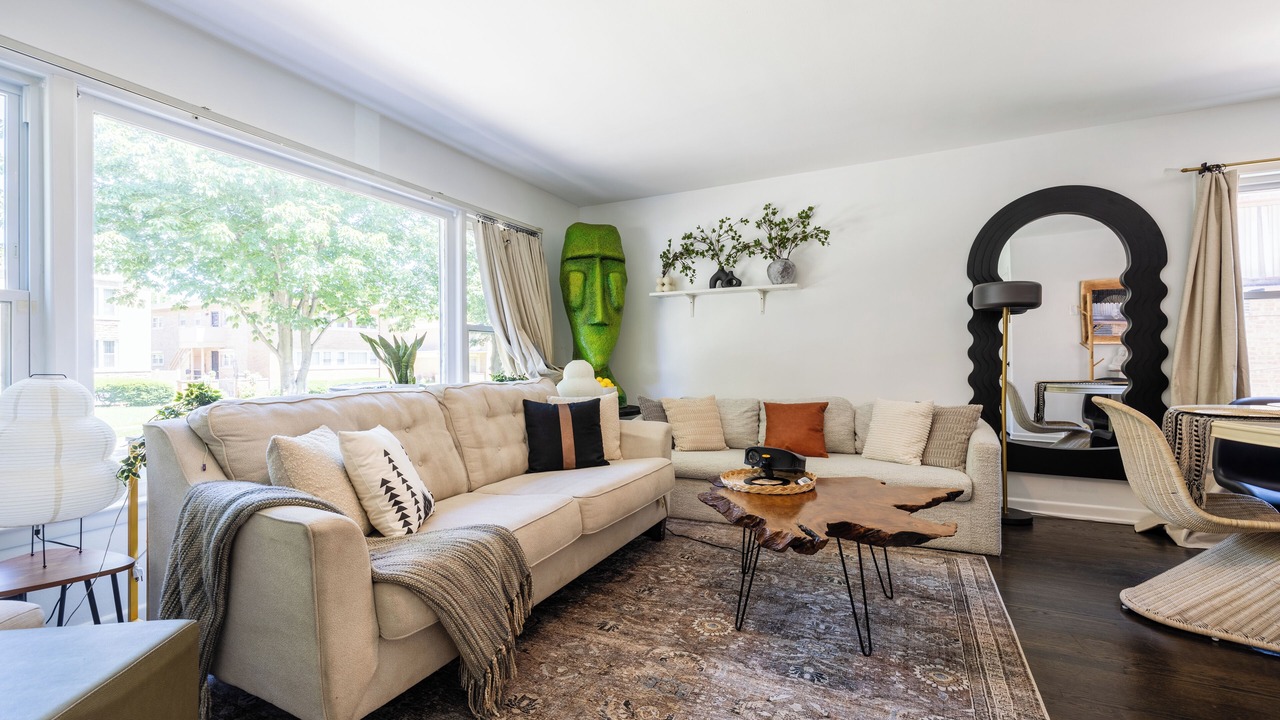 Photo of Livingroom in Evanston