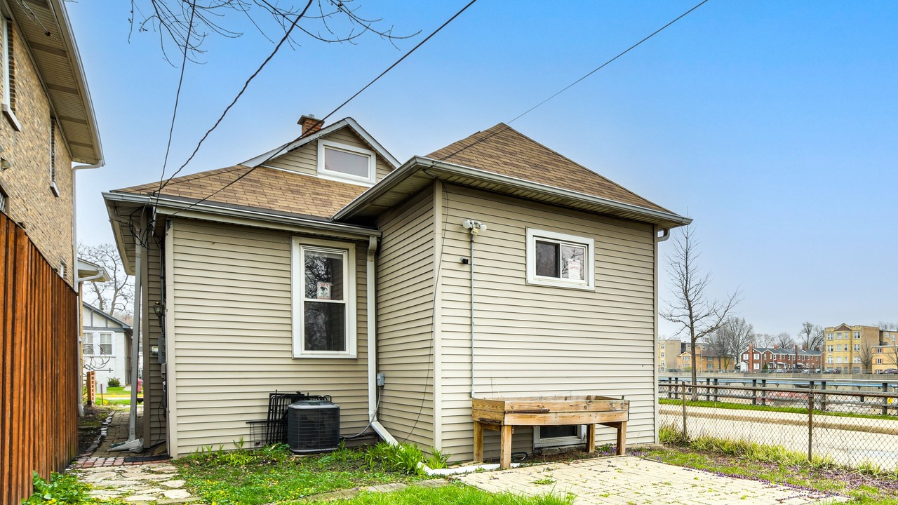 Photo of Outdoor in Oak Park