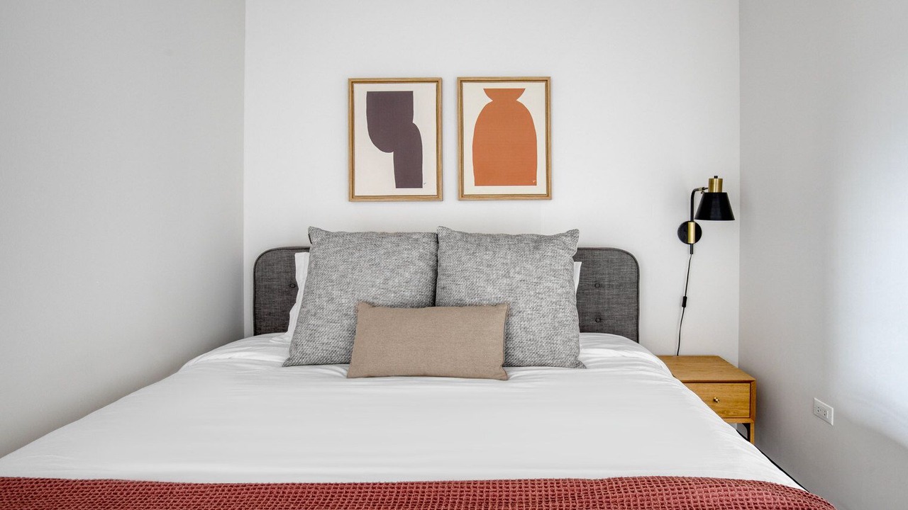 Photo of Bedroom in Near West Side