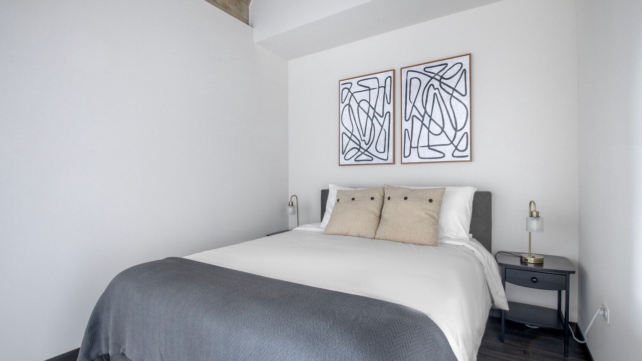 Photo of Bedroom in Near West Side