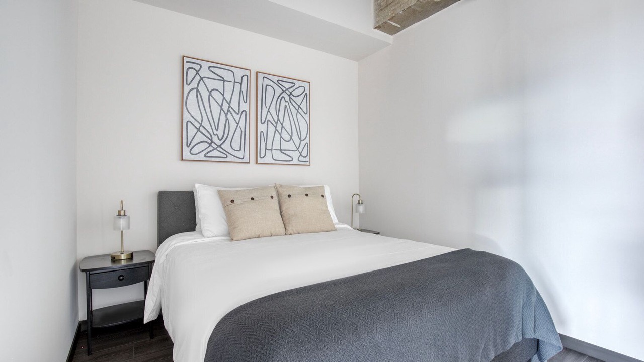 Photo of Bedroom in Near West Side