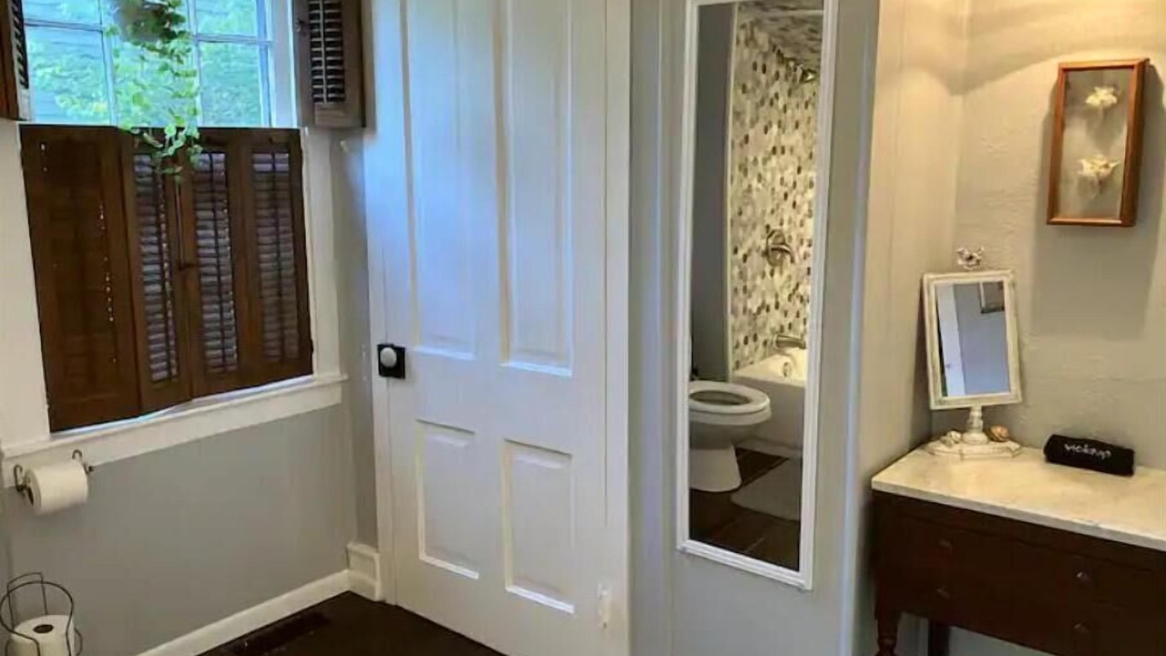 Photo of Bathroom in Hillsboro