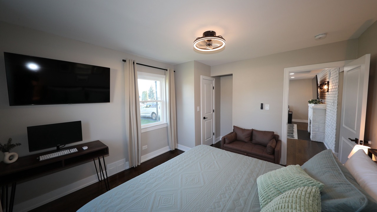 Photo of Bedroom in Oak Lawn