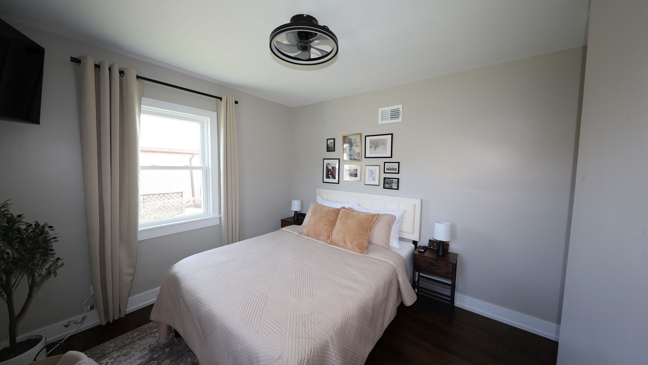 Photo of Bedroom in Oak Lawn