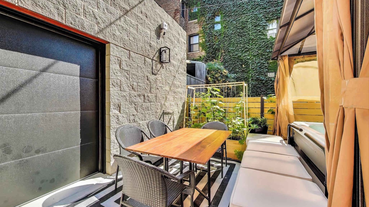 Photo of Outdoor in Park West