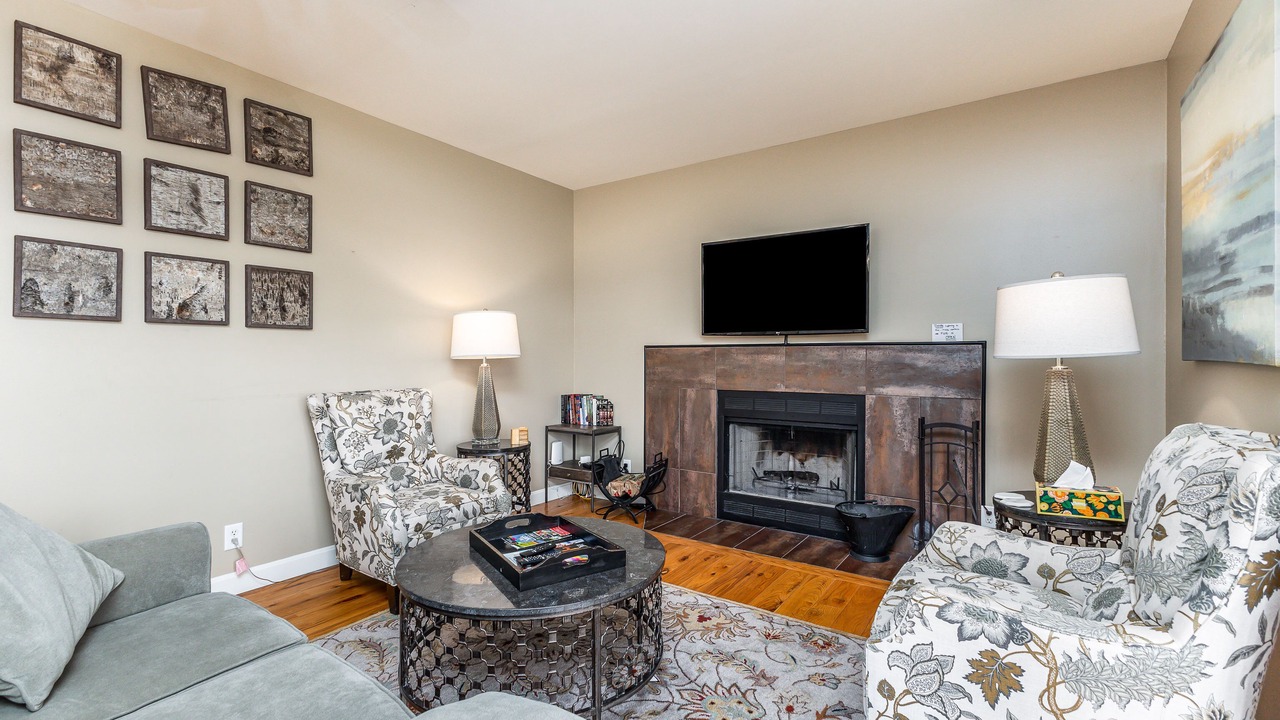 Photo of Livingroom in The Galena Territory