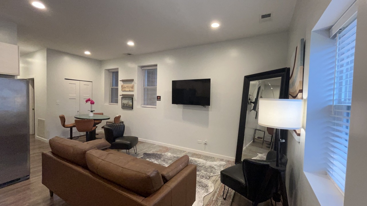 Photo of Livingroom in North Lawndale