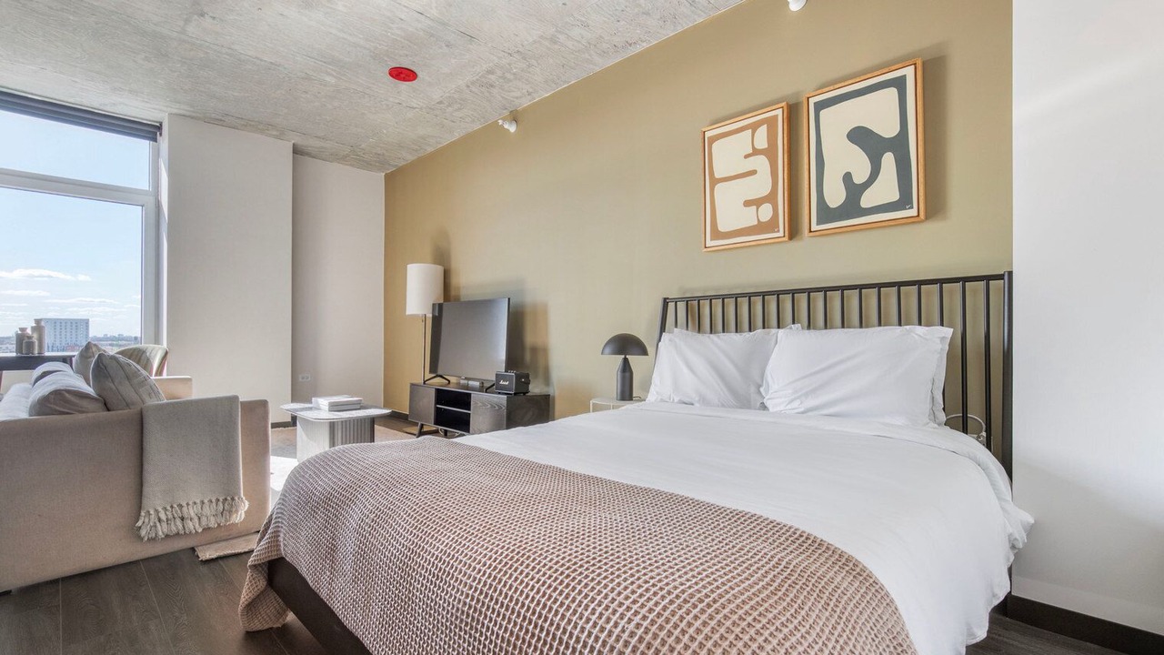 Photo of Bedroom in Near West Side