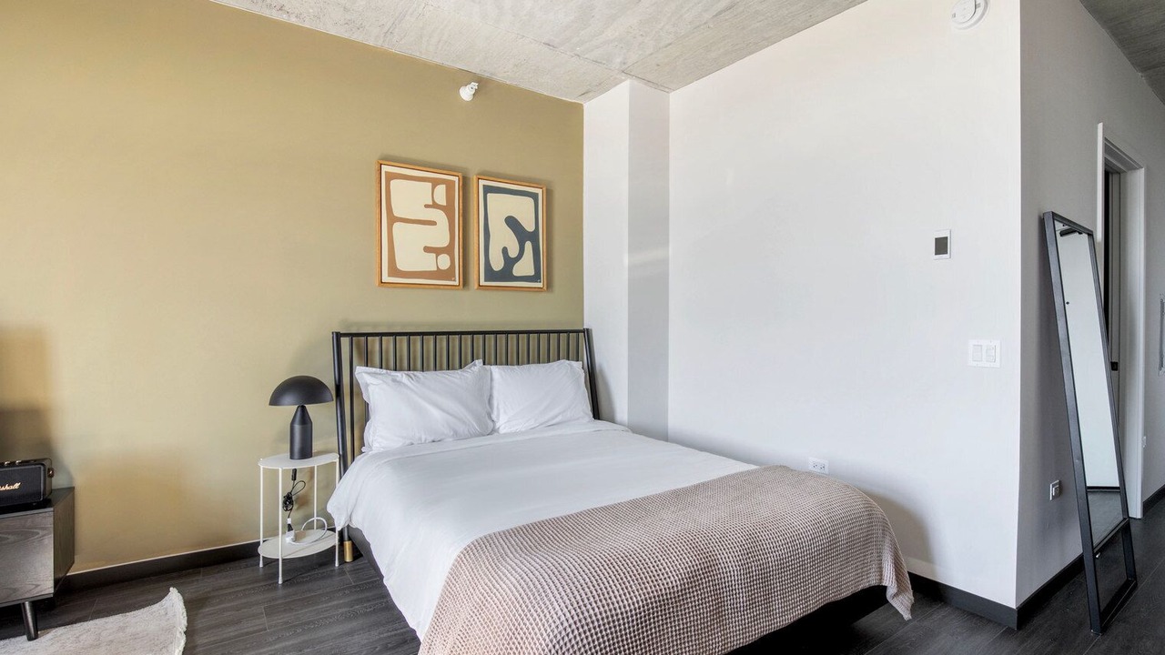 Photo of Bedroom in Near West Side