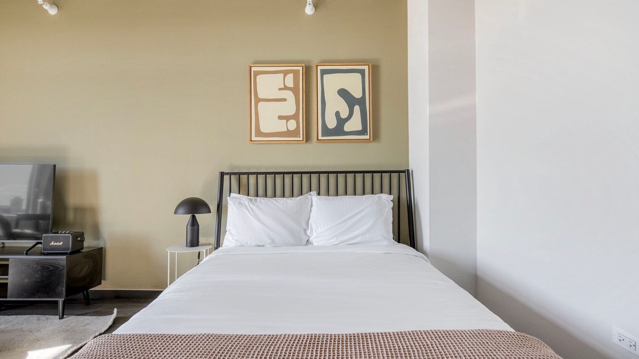 Photo of Bedroom in Near West Side