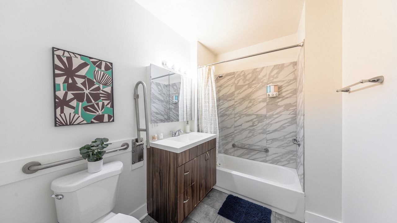 Photo of Bathroom in Near South Side