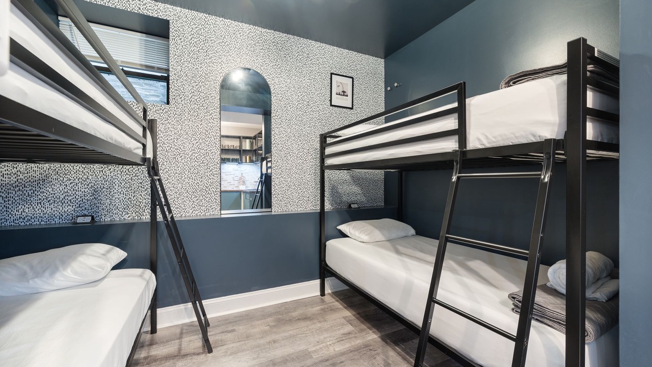 Photo of Bedroom in Wrigleyville