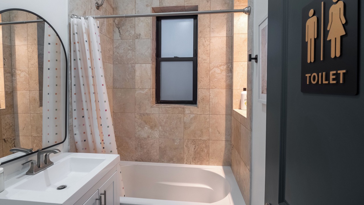 Photo of Bathroom in Wrigleyville