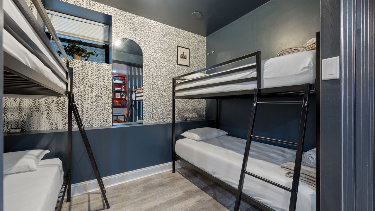 Photo of Bedroom in Wrigleyville