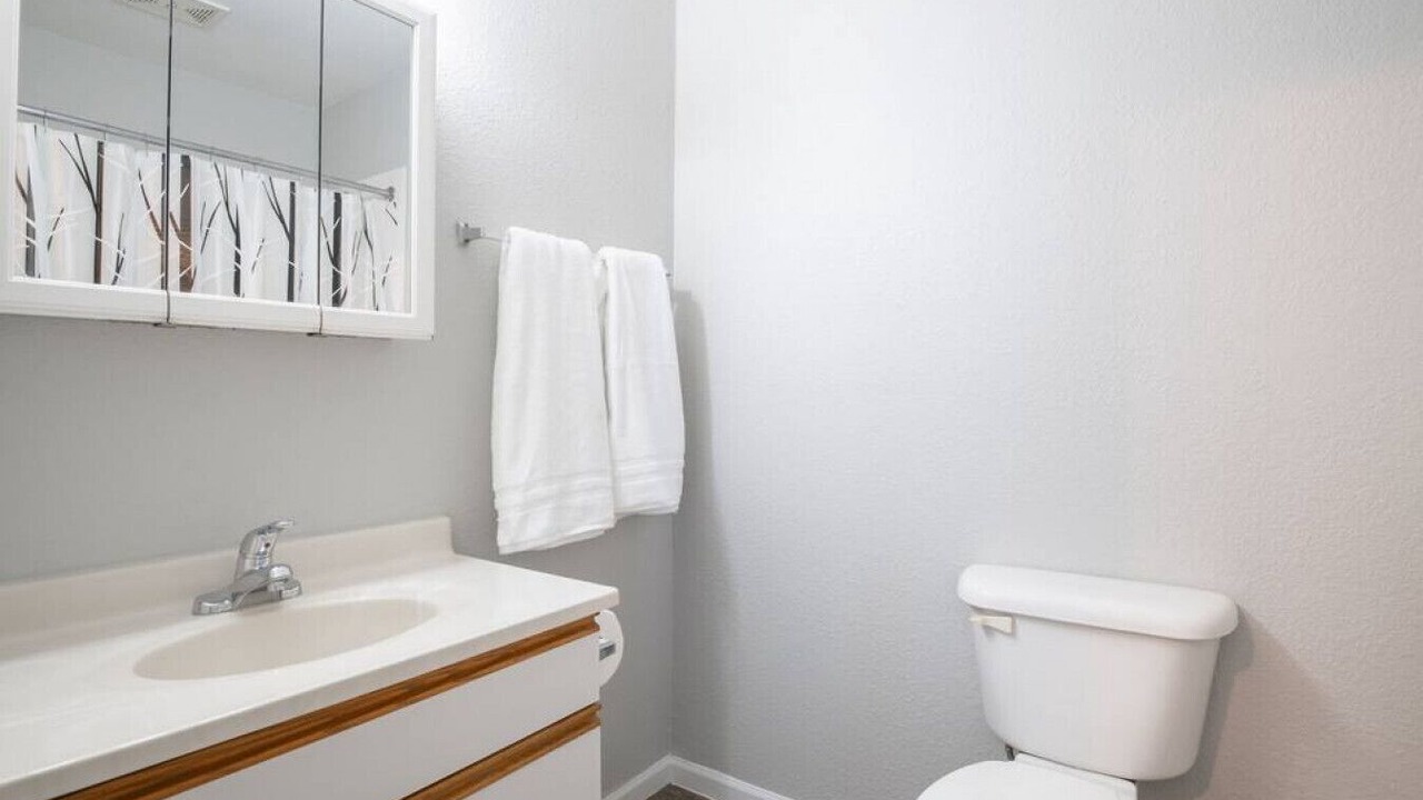 Photo of Bathroom in Groveland