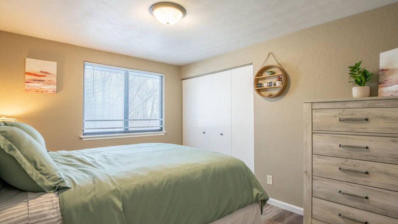 Photo of Bedroom in Sunnyland