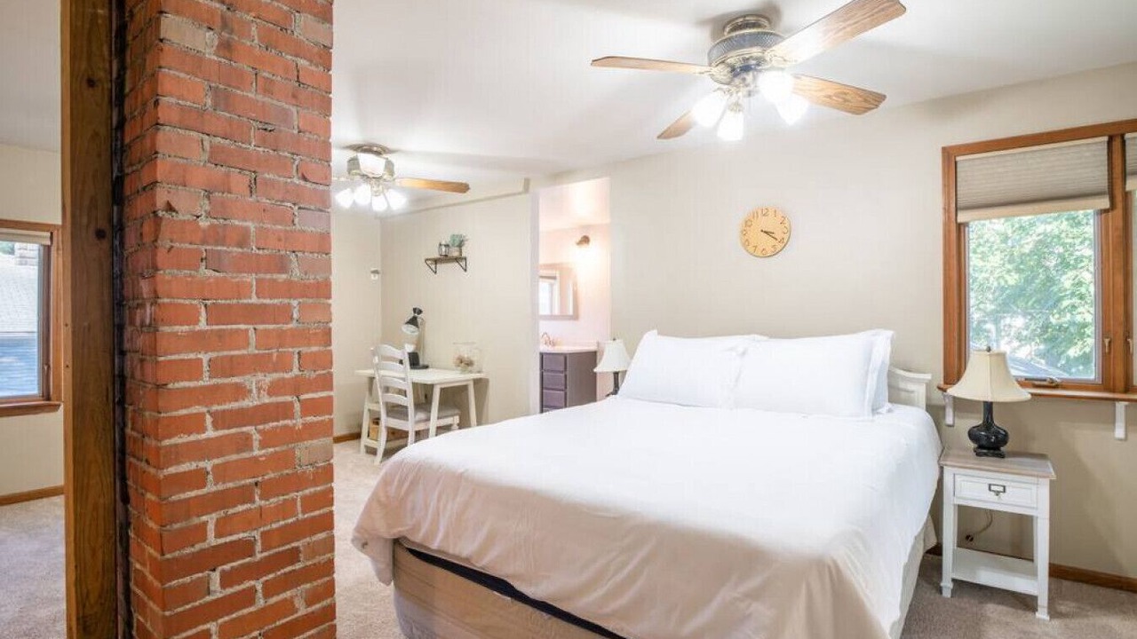 Photo of Bedroom in Peoria Heights