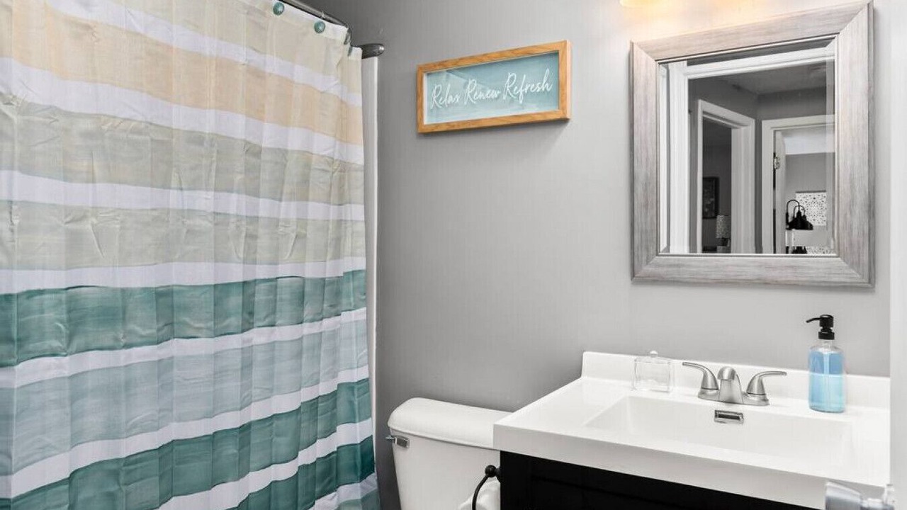 Photo of Bathroom in Sunnyland