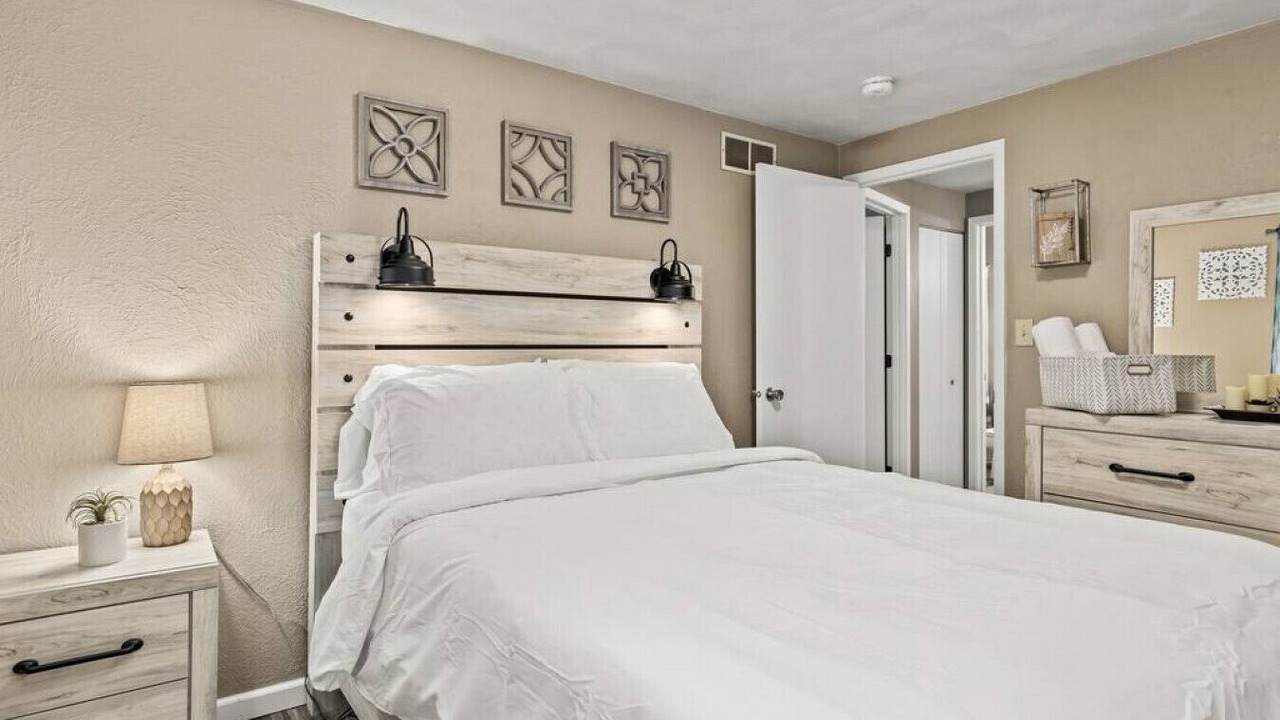 Photo of Bedroom in Sunnyland
