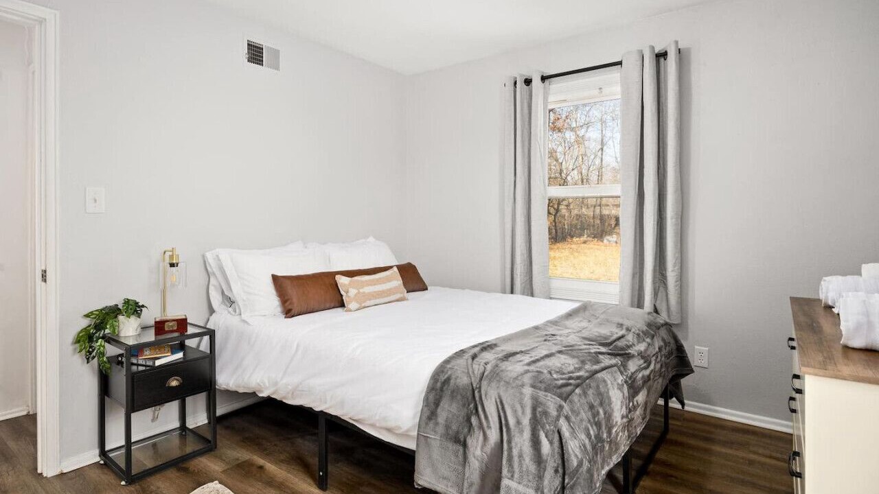 Photo of Bedroom in Peoria Heights