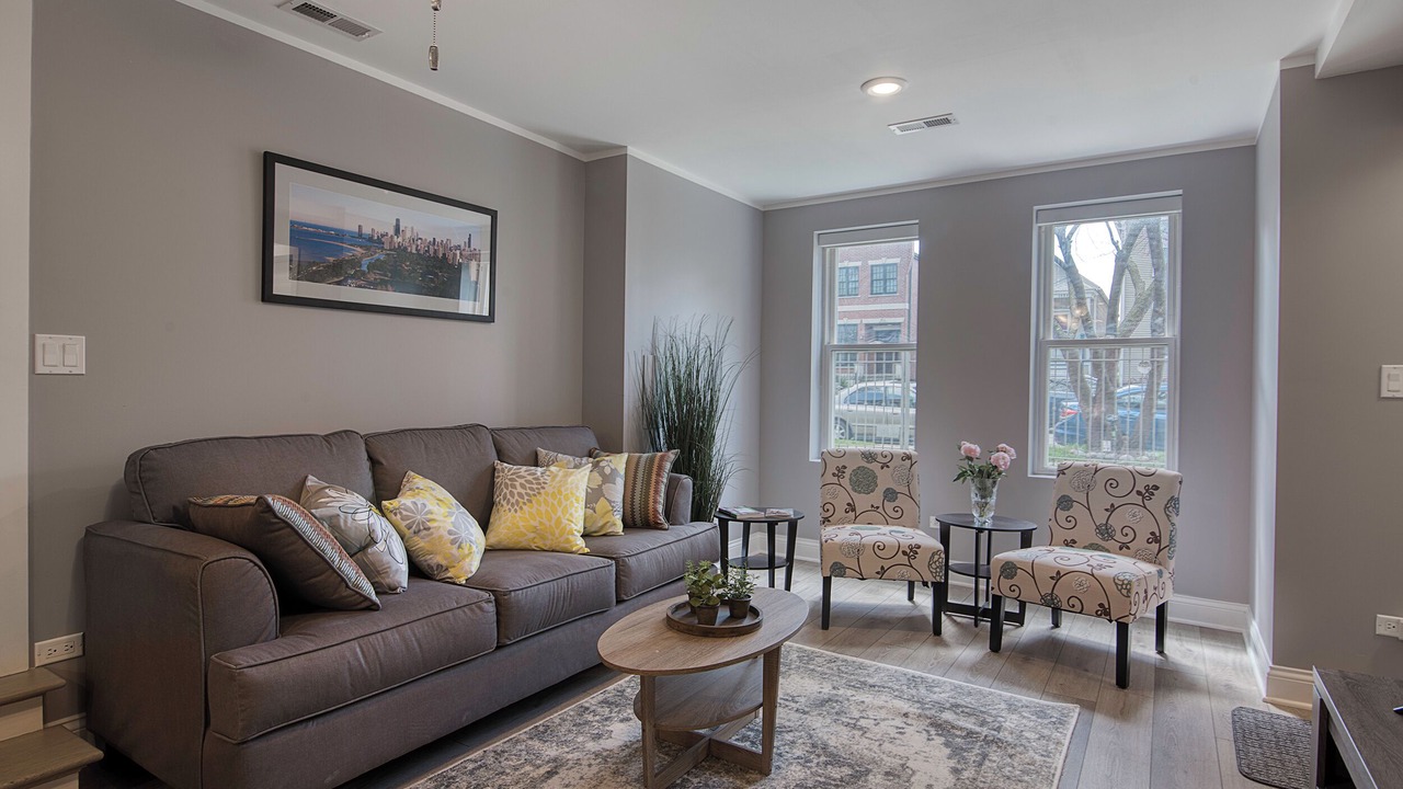 Photo of Livingroom in Roscoe Village