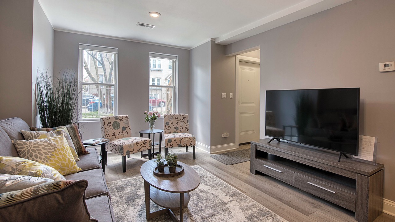 Photo of Livingroom in Roscoe Village