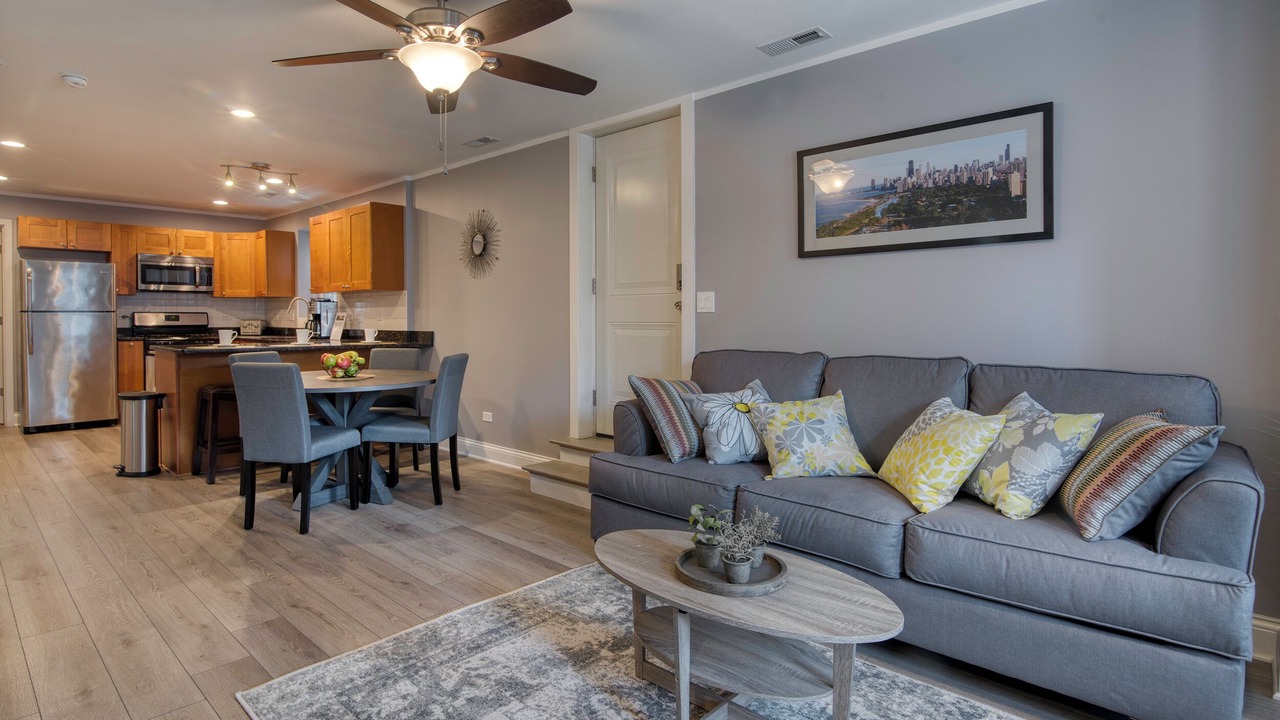 Photo of Livingroom in Roscoe Village