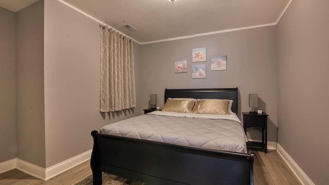 Photo of Bedroom in Roscoe Village