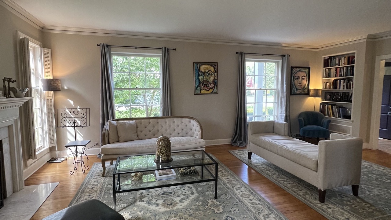 Photo of Livingroom in Evanston