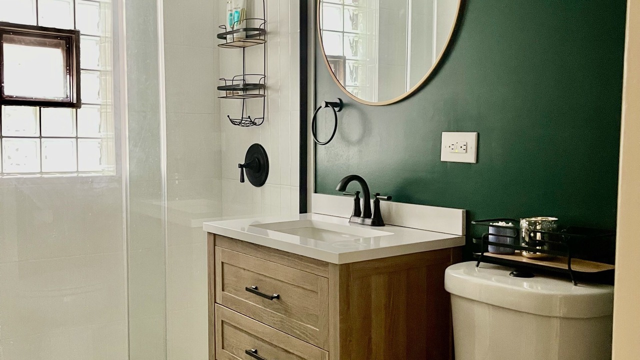 Photo of Bathroom in Oak Park