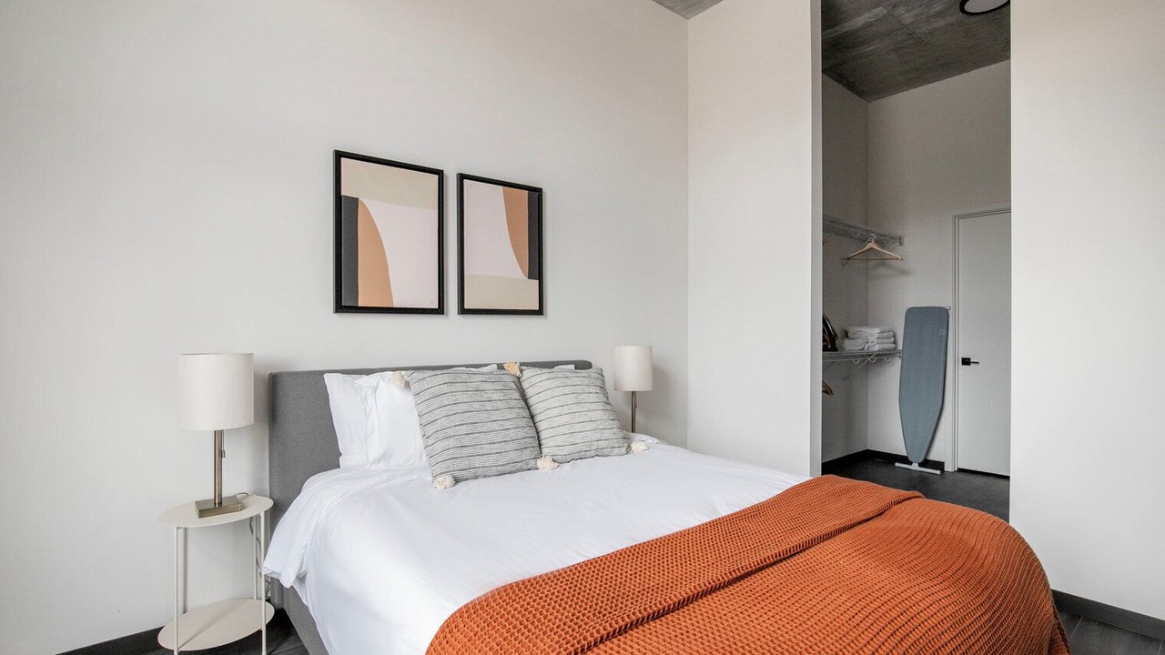 Photo of Bedroom in Near West Side