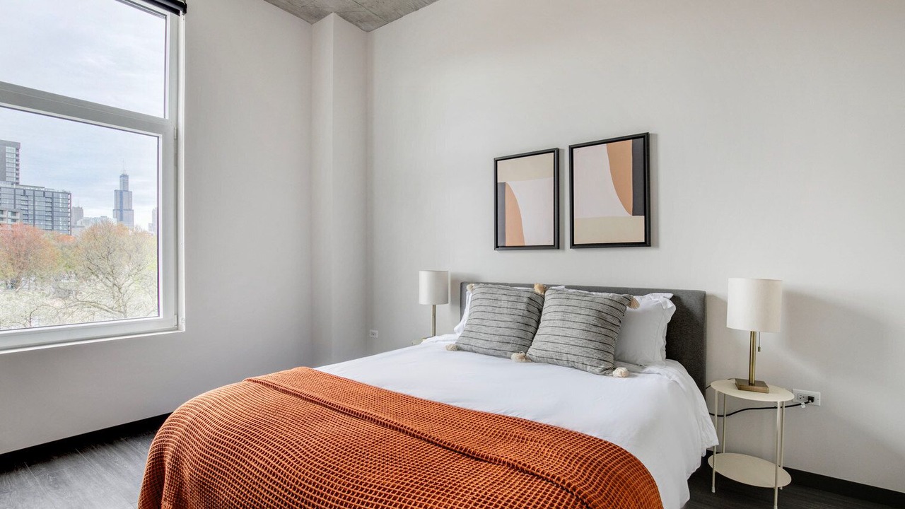 Photo of Bedroom in Near West Side
