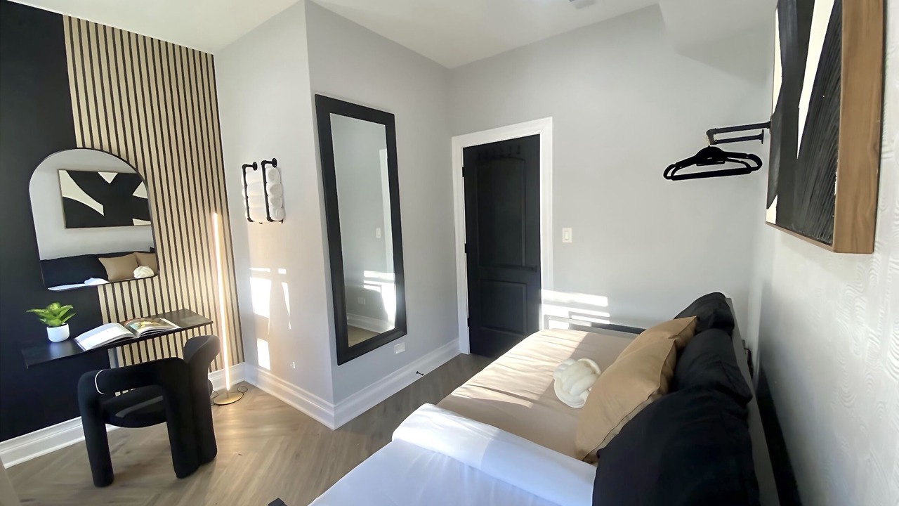 Photo of Bedroom in Beverly