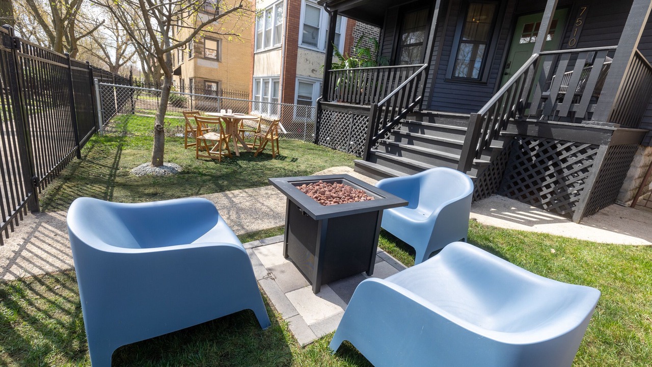 Photo of Patio Balcony in Rogers Park