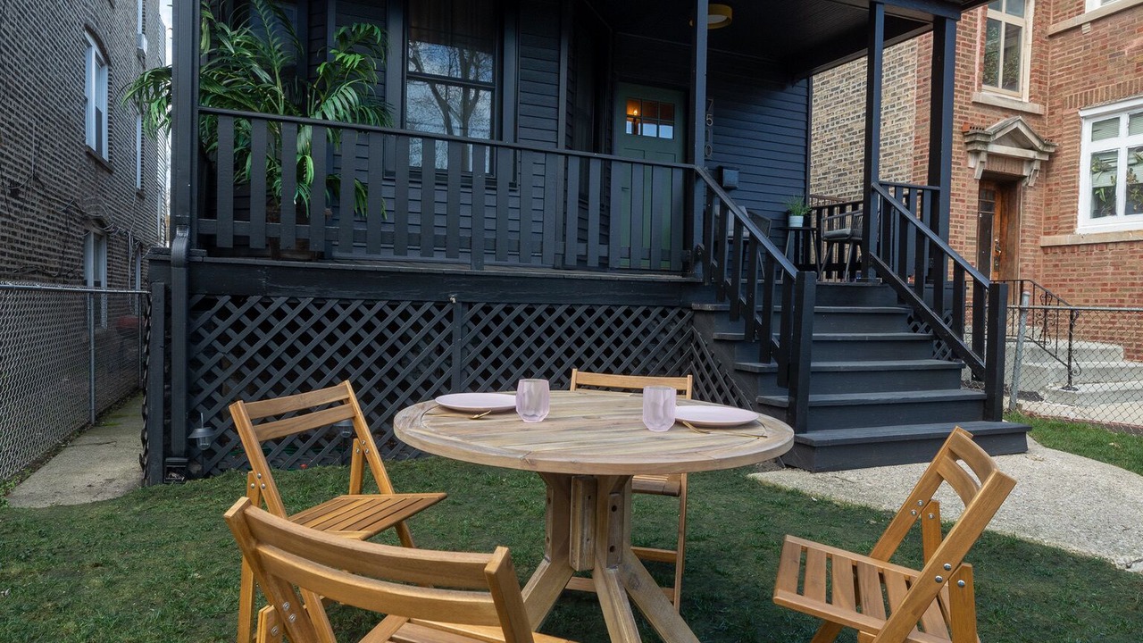 Photo of Outdoor in Rogers Park