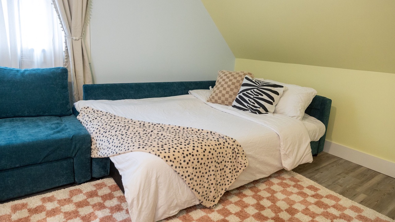 Photo of Bedroom in Rogers Park