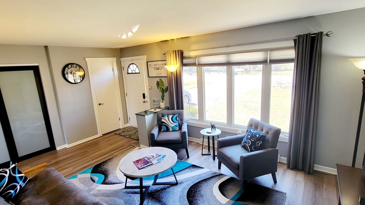 Photo of Livingroom in Glenview