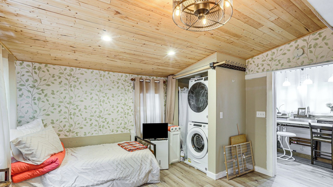 Photo of Bedroom in Carterville