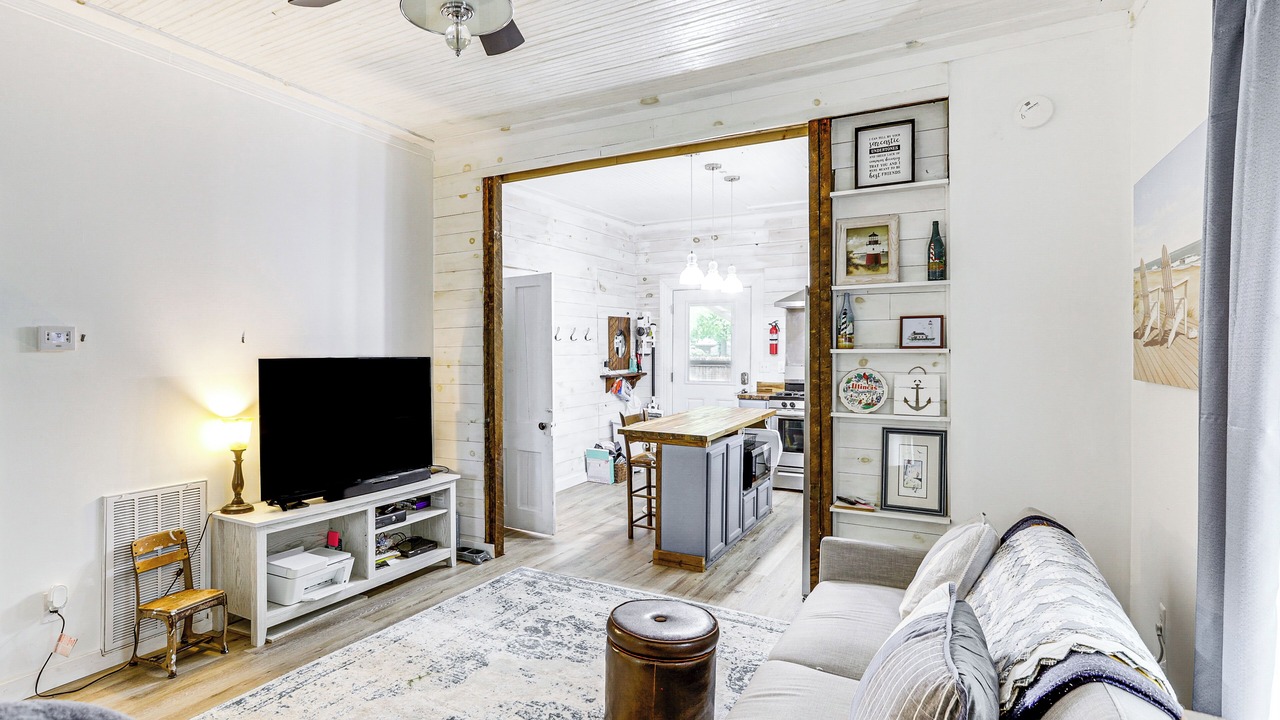 Photo of Livingroom in Carterville