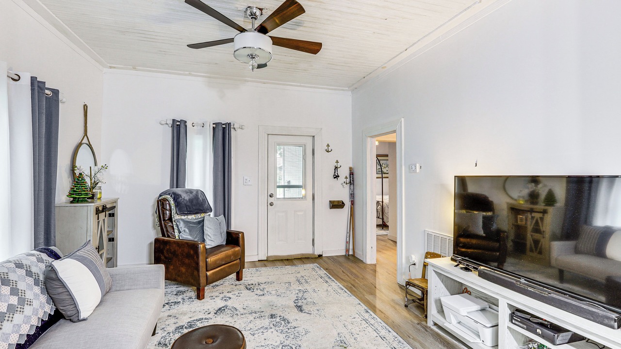 Photo of Livingroom in Carterville